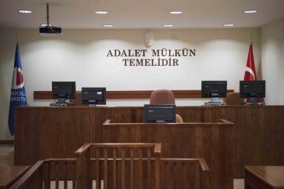 Anadolu Üniversitesi Hukuk Fakültesi, Türk adalet sistemine nitelikli mezunlar kazandırıyor