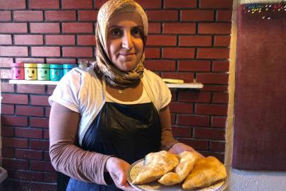 Bu lezzetin en önemli özelliği yağsız kıymadan ve ince hamurlu olması