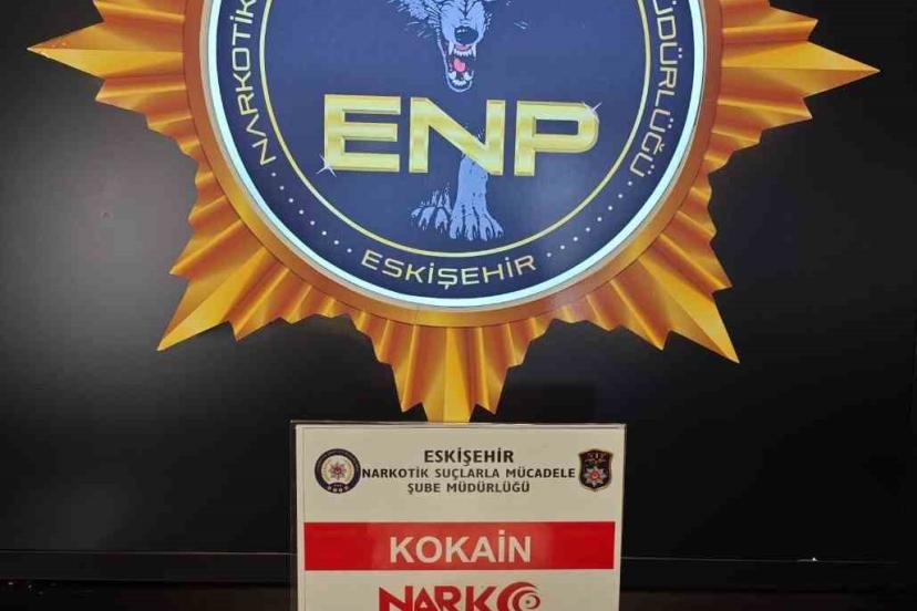 Eskişehir polisi 1 kilo kokain ele geçirdi