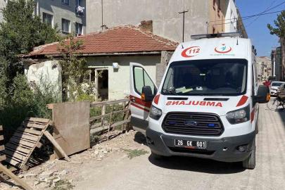 Çocuklar metruk evde ceset buldu