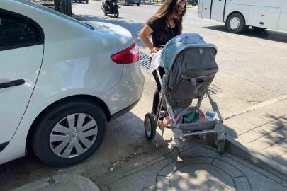 Eskişehir’de engelli ve bebek arabası geçişine saygısız park