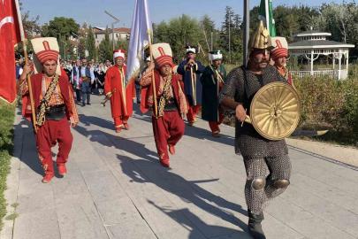 Mehteran eşliğinde Yörük Yürüyüşü gerçekleştirildi
