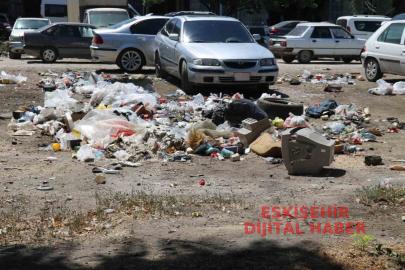 Şehrin dört bir yanında çöp sorunu! Vatandaş isyan ediyor!
