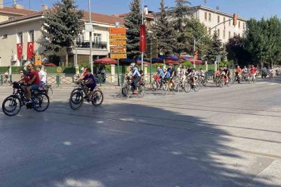 Zafer Bayramı’nı pedal çevirerek kutladılar