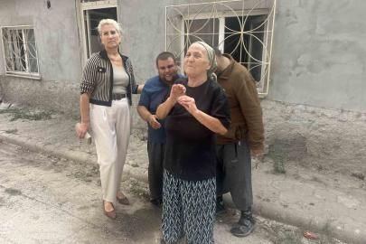 Anne ve 2 engelli oğlu yıllarca bu çöp evde yaşadı