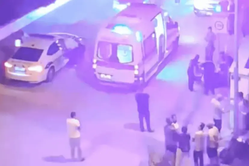 Batıkent’te Otomobil ve Motosiklet Çarpıştı: 2 Yaralı