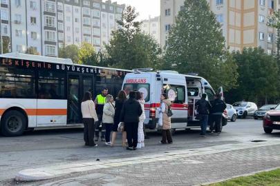 Cadde üzerinde yayaya çarptı gözyaşlarına boğuldu!
