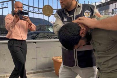 ESKİŞEHİR’DE DEHŞET: EŞİNİ SOKAK ORTASINDA DÖVDÜ, ADLİYEYE SEVK EDİLDİ!