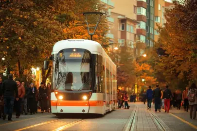 Eskişehir’de Tramvay Yolcuları Dikkat! 3 Gün Boyunca Seferler İptal