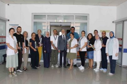 ESKİŞEHİR’DE FİZYOTERAPİSTLERE TEŞEKKÜR ZİYARETİ: BİLDİRİCİ MORAL VERDİ!