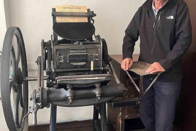 Sivrihisar’da 180 yıllık matbaa baskı makinesi halen çalışıyor