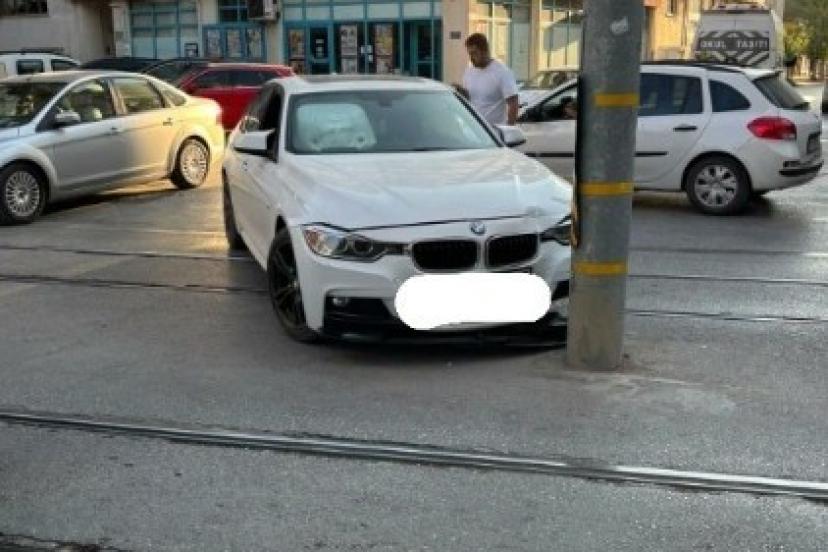 Trafik kazası tramvay seferlerini aksattı