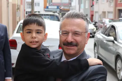 Vali Aksoy’dan özel çocuklara anlamlı ziyaret