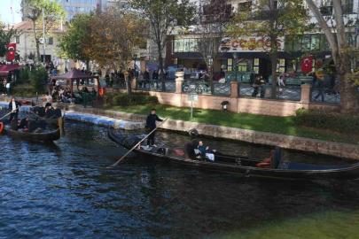 Cumhuriyet Bayramı’nı fırsat bilen turistler Eskişehir’e akın etti