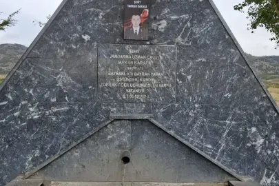 Defalarca saldırıya uğrayan şehit çeşmesi dördüncü kez onarıldı!