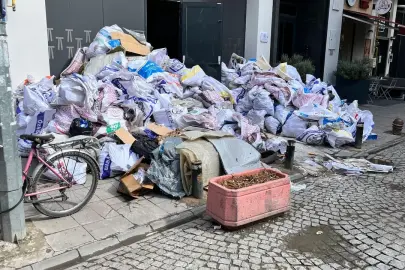 Eskişehir’de Çirkin Görüntü: Sokağa Atılan Molozlar Tepki Topladı!