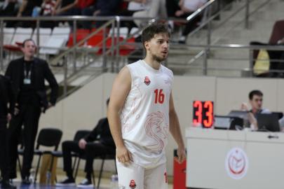 26 Basketbol dış atışlarda oldukça zorlandı