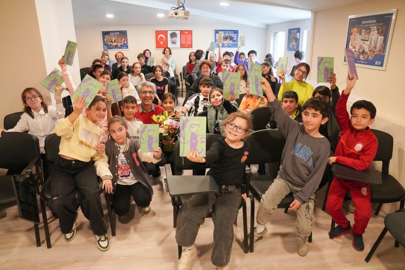 Efruze Esra Anlattı, Hasan Erkek Sahneledi: Çocuklar Şiir Buluşması'nın Tadını Çıkardı!