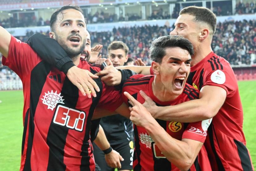 Es Es’in deplasman kadrosu belli oldu