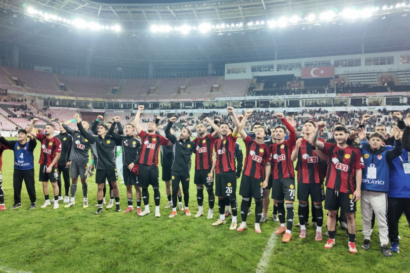eskişehirspor taraftarından anlamlı saygı duruşu!
