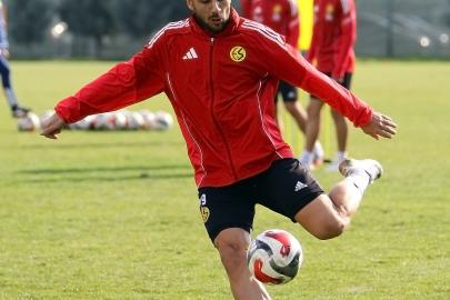 Kırmızı-şimşekler sahaya dönüyor!