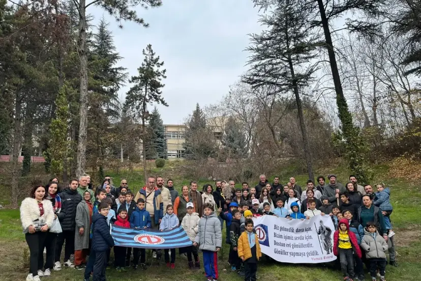 Kış Spor Okulu öğrencileri, aileleriyle birlikte fidan dikti!