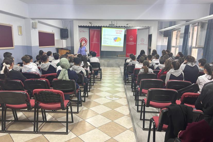 Melahat Ünügür Ortaokulu’nda Çocuk Hakları Eğitimi Düzenlendi