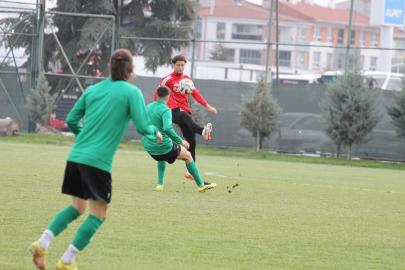 Şimşekler Arayı Boş Geçmedi