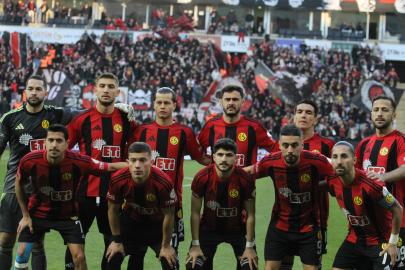 Es-Es galibiyet peşinde