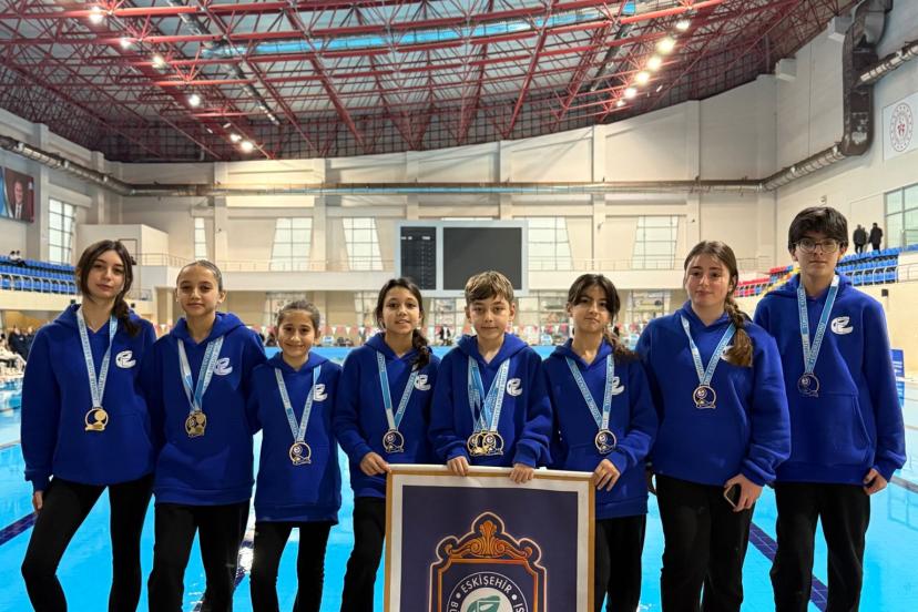 Eskişehir havuzda tarih yazdı