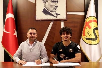 Eskişehirspor’un yeni sol beki Samet Can Yılmaz oldu!