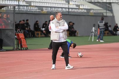 İlhan Var devre arası planını açıkladı: “4-5 nokta transfer şart!”