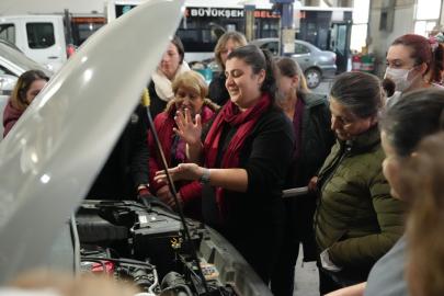 Kadınlara Araba Bakım Kursu Sertifikayla Tamamlandı