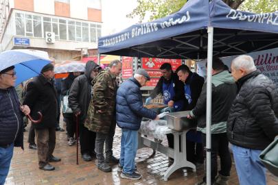 Odunpazarı’nda ağızlar helva ikramı ile tatlandı