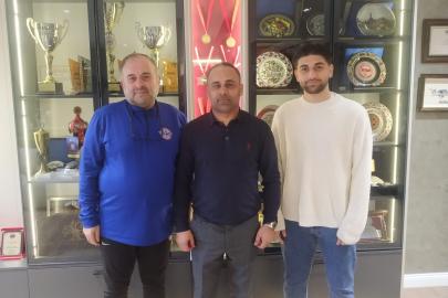 Süper Amatör’de lider Demirspor transferde de vitese bastı