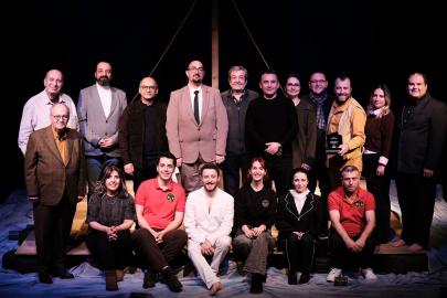 Eskişehir’de Sanat ve Demokrasi Buluşması: "Açık Denizde" Galasına Usta İsimler Akın Etti!