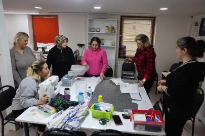 Odunpazarı’nın Üreten Kadınları: Hem Meslek Öğreniyorlar Hem Geleceği Dikiyorlar!