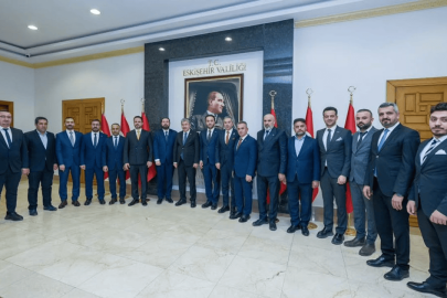 Ziyaretten Gönüllere Dokunan Hediye: MÜSİAD’dan Vali Yılmaz’a "Yetim Hamiliği" Sertifikası