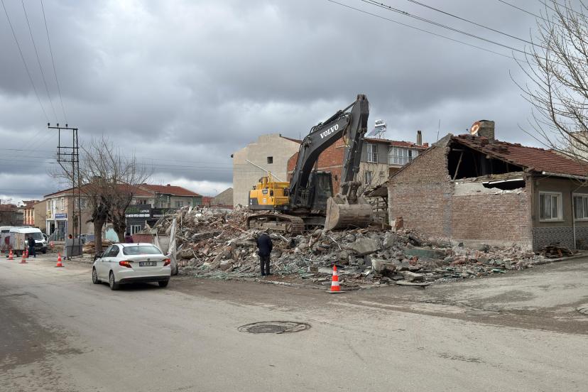 "Bir İşi de Düzgün Yapın Ya HUU!" Serhat Tunç’tan İstimlak İsyanı