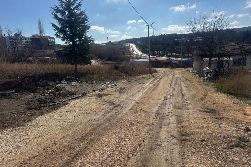 Yenikent Sakinlerinden Belediye Şikâyeti: "Bakımsız Yollar Hayatı Çekilmez Kılıyor"