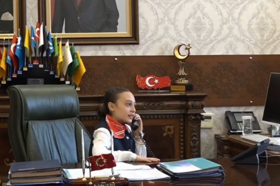 Temsili Vali Talimatı Verdi: Gezici Kütüphane Okul Bahçesine Geldi