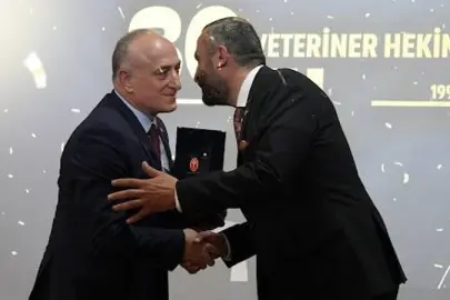 Eskişehir İl Tarım Müdürü Yüksel Çil’e Mesleki Hizmet Plaketi