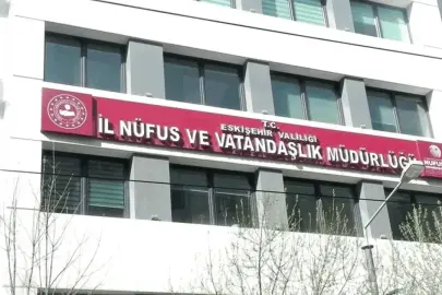 Eskişehir'de YKS mesaisi: Nüfus müdürlükleri kapıyı açtı