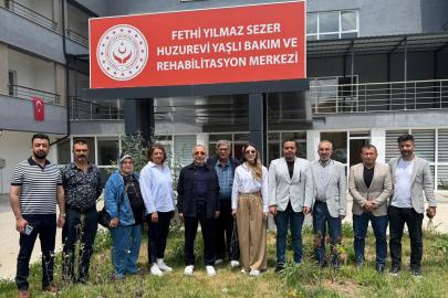MHP Tepebaşı İlçe Başkanlığı'ndan Babalar Günü'nde Anlamlı Huzurevi Ziyareti