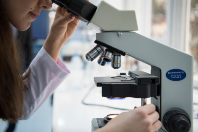Anadolu Üniversitesi Eczacılık Fakültesi Nitelikli Eğitimini Sürdürüyor