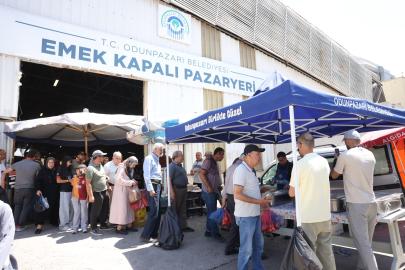 Birlik ve Dayanışmanın Simgesi Oldu: Odunpazarı Belediyesi’nden Anlamlı İkram Seferberliği