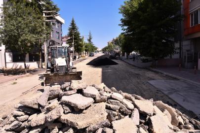 Tepebaşı’nda Yol ve Altyapı Mesaisi: Aynı Anda 13 Noktada Çalışma!