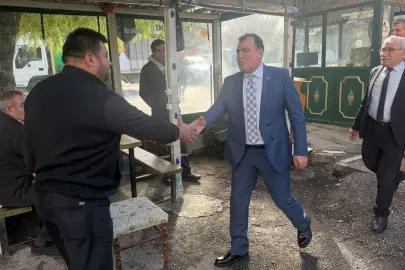 Ayhan Sezer ve MHP heyeti taksici esnafıyla bir araya geldi