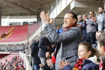 Nebi Hatipoğlu’ndan "Bir Koltuk Da Ona" Kampanyası!